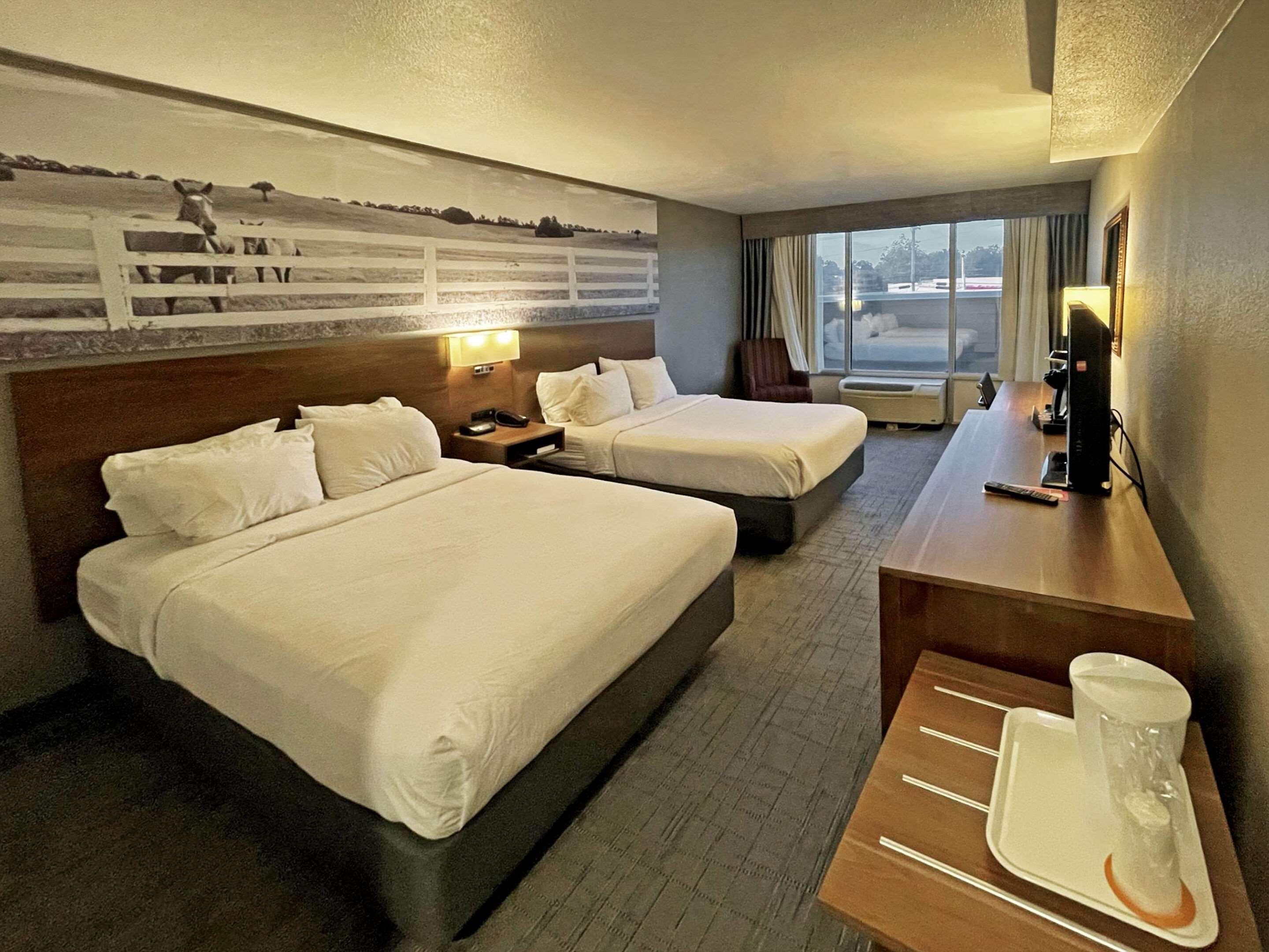 Clarion Pointe Hopkinsville Near The Bruce Convention Center Экстерьер фото